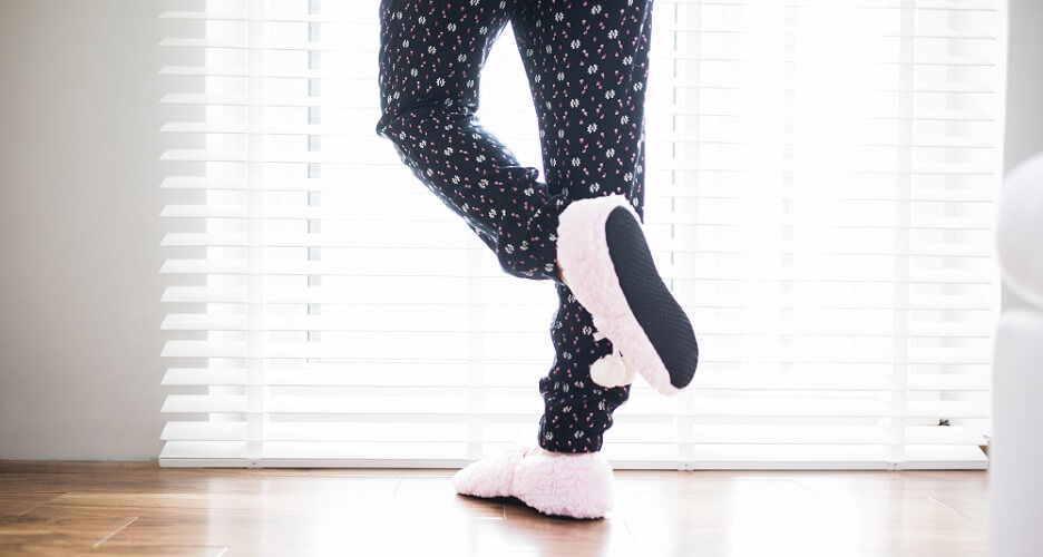 stand one leg hop